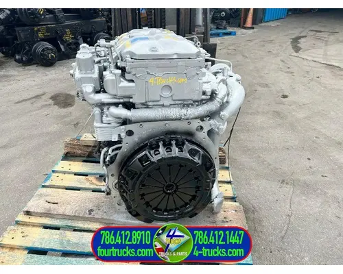 Mitsubishi 4M50-3AT8 Engine Assembly