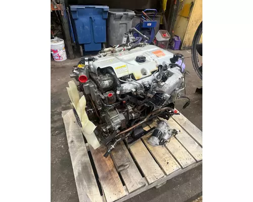 Mitsubishi 4M50-6AT8 Engine Assembly