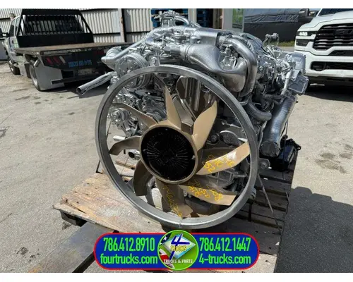 Mitsubishi 4M50-6AT8 Engine Assembly