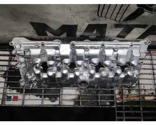 Mitsubishi 4M50 Valve Cover