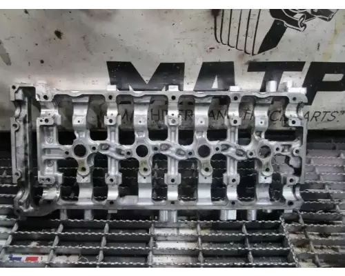 Mitsubishi 4M50 Valve Cover