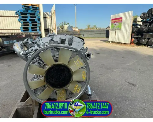 Mitsubishi 4P10 Engine Assembly
