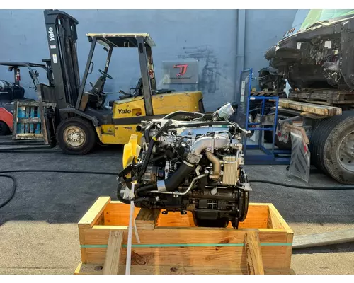 Engine Assembly MITSUBISHI 4M50-6AT8 JJ Rebuilders Inc