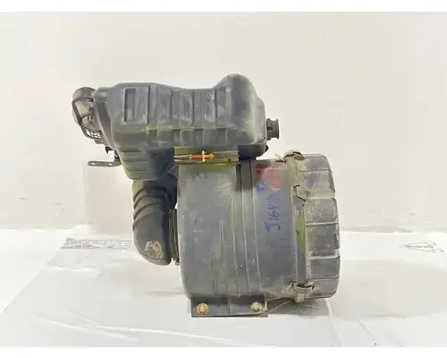 Mitsubishi FE85D Air Cleaner