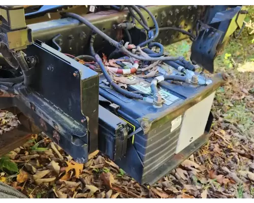 Mitsubishi FEC92S Battery Box