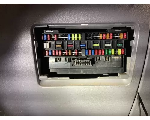 Mitsubishi FE Fuse Box