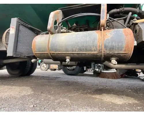 Mitsubishi FM65F Air Tank