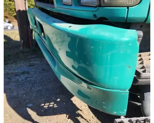 Mitsubishi FM65F Bumper Assembly, Front