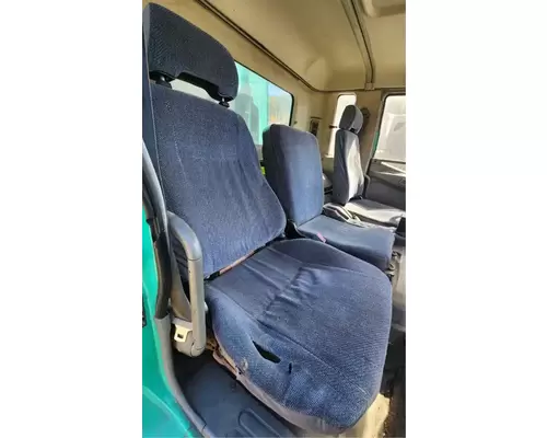 Mitsubishi FM65F Seat, Front