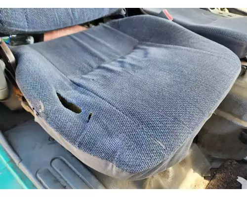 Mitsubishi FM65F Seat, Front