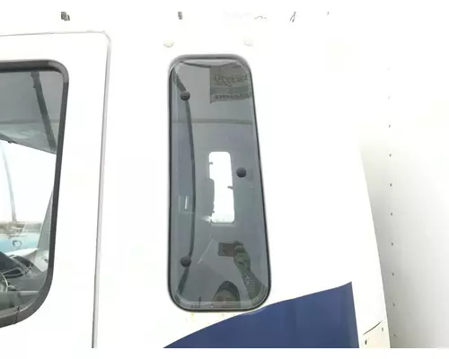 Mitsubishi FUSO Back Glass