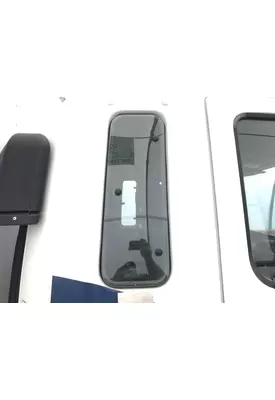 Mitsubishi FUSO Back Glass