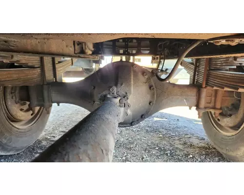 Mitsubishi MC864100 Axle Assembly, Rear
