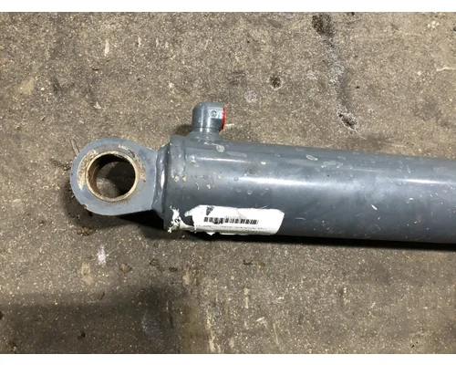 Mustang 2200R Equip Hydraulic Cylinder