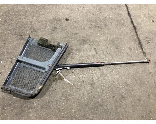Mustang 2200R Equip Hydraulic Cylinder