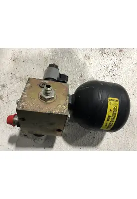 Mustang 2200R Equip Hydraulic Valve