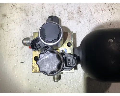 Mustang 2200R Equip Hydraulic Valve