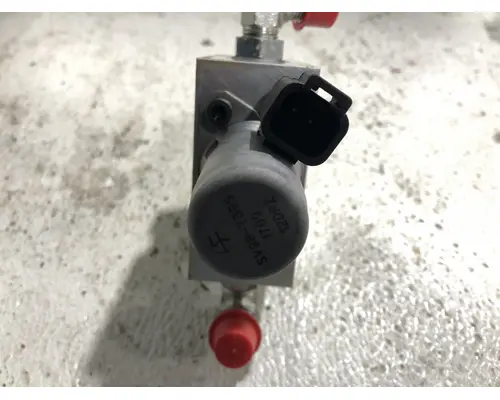 Mustang 2200R Equip Hydraulic Valve
