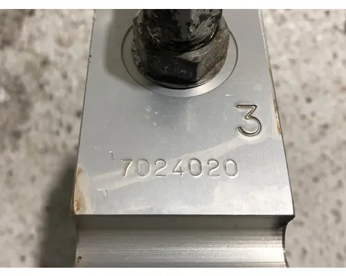 Mustang 2200R Equip Hydraulic Valve