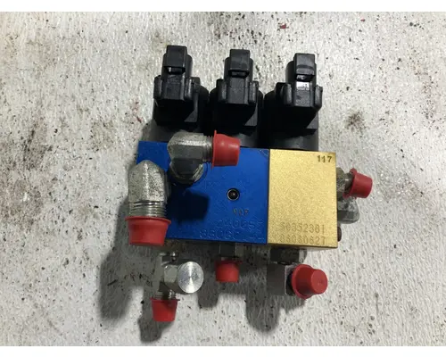 Mustang 2200R Equip Hydraulic Valve