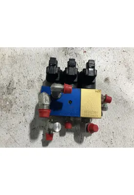 Mustang 2200R Equip Hydraulic Valve