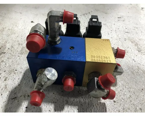 Mustang 2200R Equip Hydraulic Valve