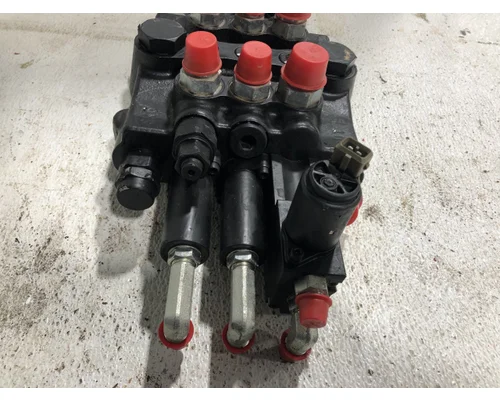 Mustang 2200R Equip Hydraulic Valve