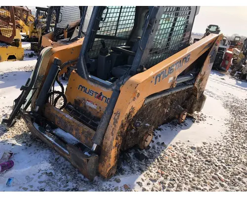 Mustang 2200R Equip Loader Arm