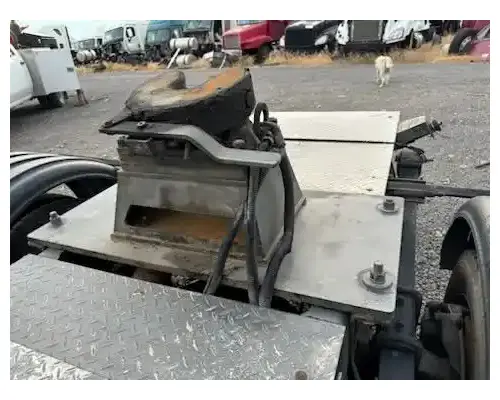 Fifth Wheel N/A N/A Holst Truck Parts