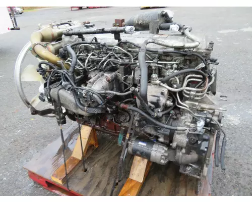 NISSAN JO8E-UJ Engine Assembly