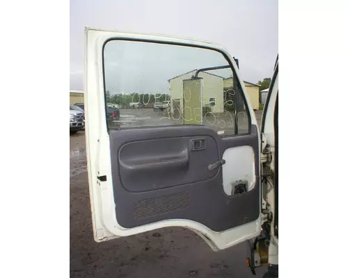 NISSIAN UD1400 Doors