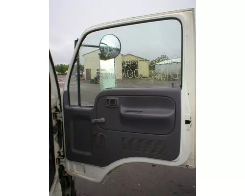 NISSIAN UD1400 Doors