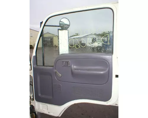 NISSIAN UD1400 Doors