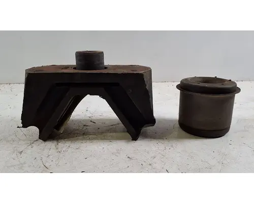 Navistar  Engine Mounts