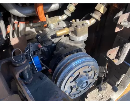 Air Conditioner Compressor New Flyer DE40 LF Complete Recycling Group LLC
