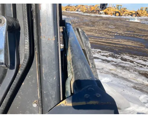 New Holland L175 Equipment (Mounted)