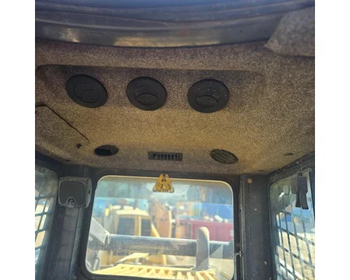 New Holland L185 Equipment (Mounted)