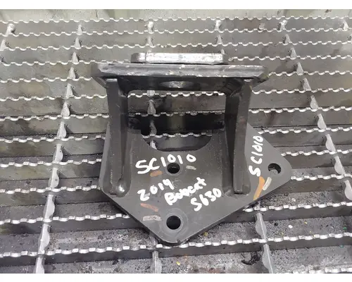 Engine Mounts Not Available N/A Machinery And Truck Parts