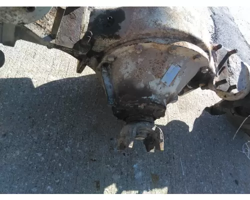 OSHKOSH 23.137 AXLE ASSEMBLY, FRONT (DRIVING)