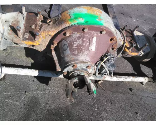 OSHKOSH 23.137 AXLE ASSEMBLY, FRONT (DRIVING)