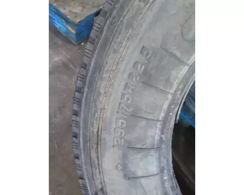 OTHER 275/80R22.5 TIRE