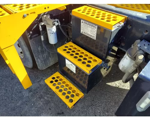 OTTAWA SPOTTER/YARD MULE BATTERY BOX