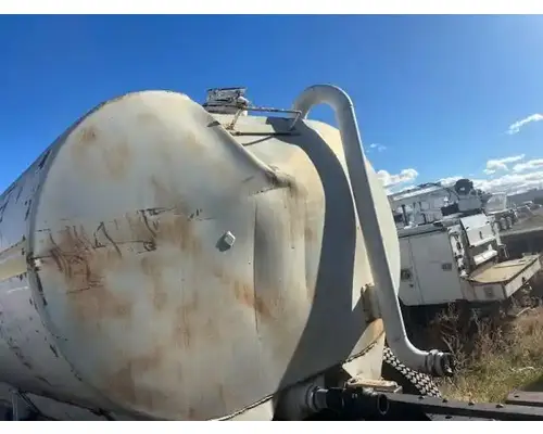 Other APROX 3000 GAL TANK Body  Bed