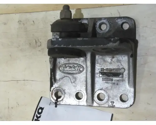 PACCAR 357 ENGINE MOUNTS, ENGINE (REAR)