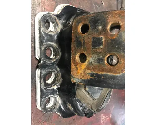 PACCAR 579 Engine Mounts