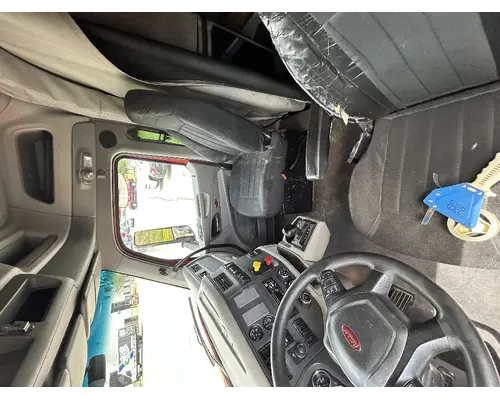 PACCAR 579 Engine Mounts