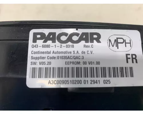 PACCAR 579 Instrument Cluster