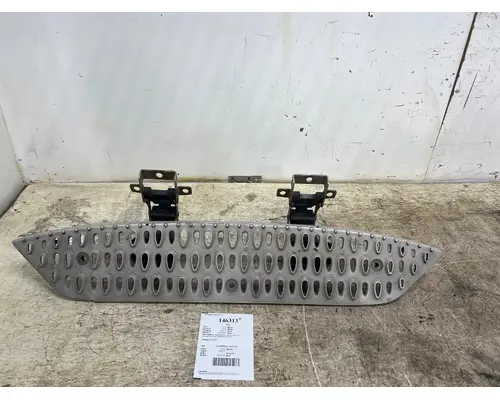 PACCAR A82-1107-100 Step