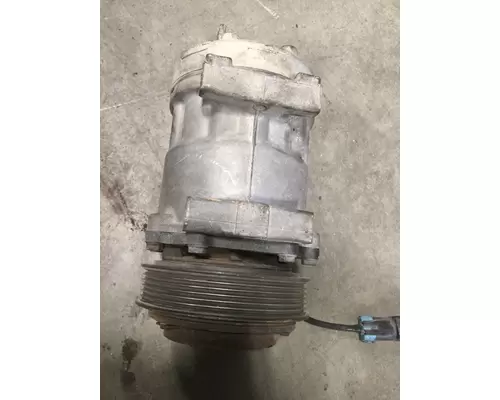 PACCAR CORONADO 132 Air Conditioner Compressor