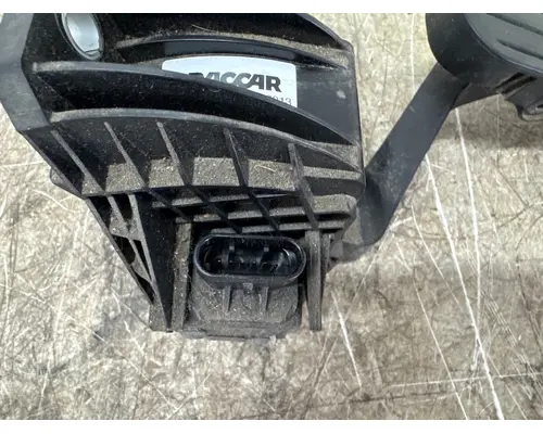 PACCAR D21-6021-300 Fuel Pedal Assembly